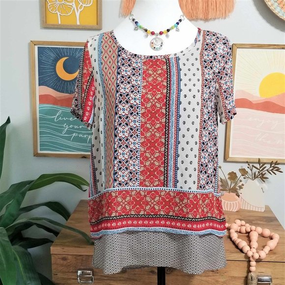 Top, Blouse. Red, Tan, Blue, White, Multi Print. Dana Buchman Brand. - Picture 2 of 16